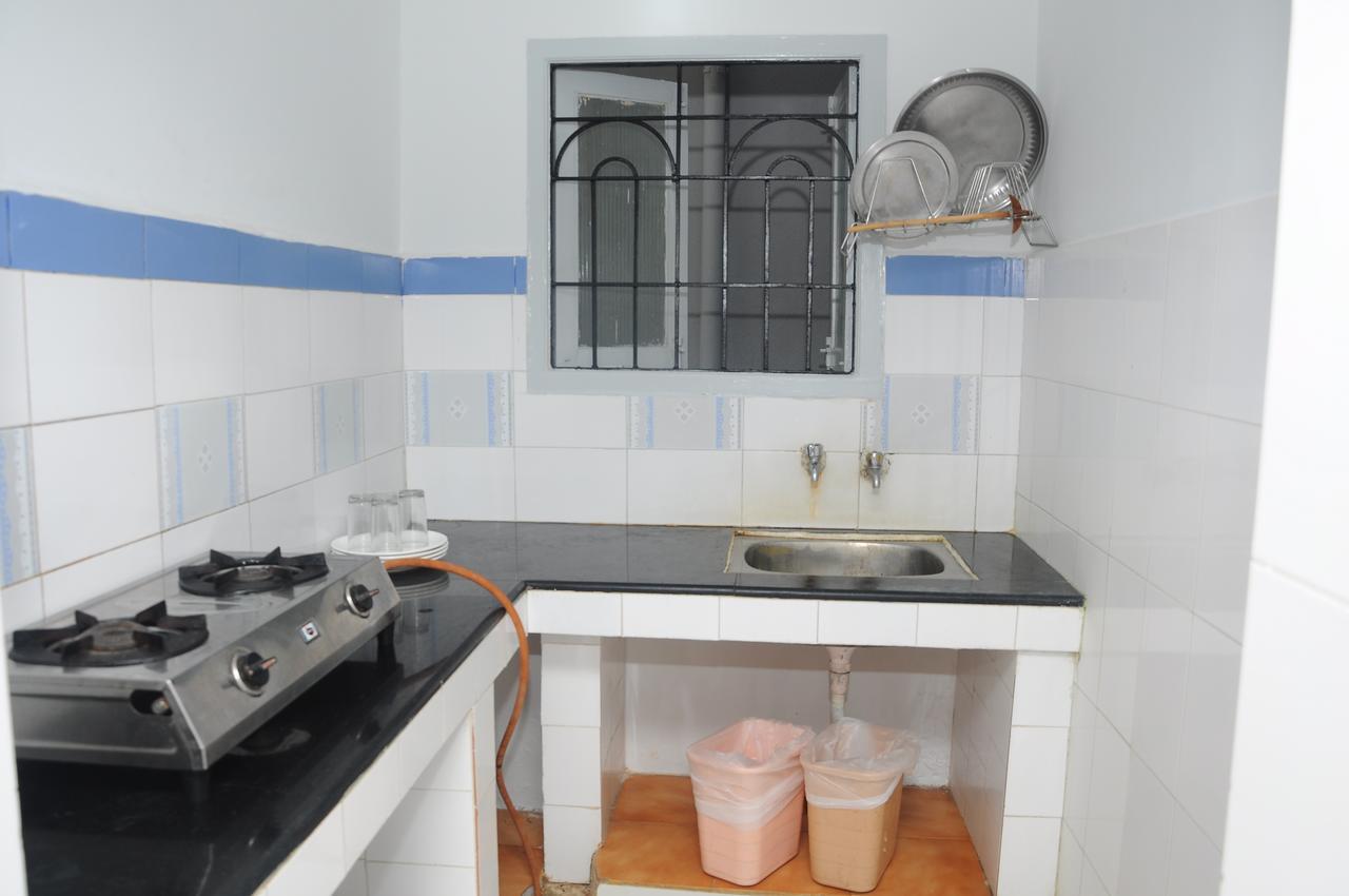 Modern Villa Chennai Bagian luar foto